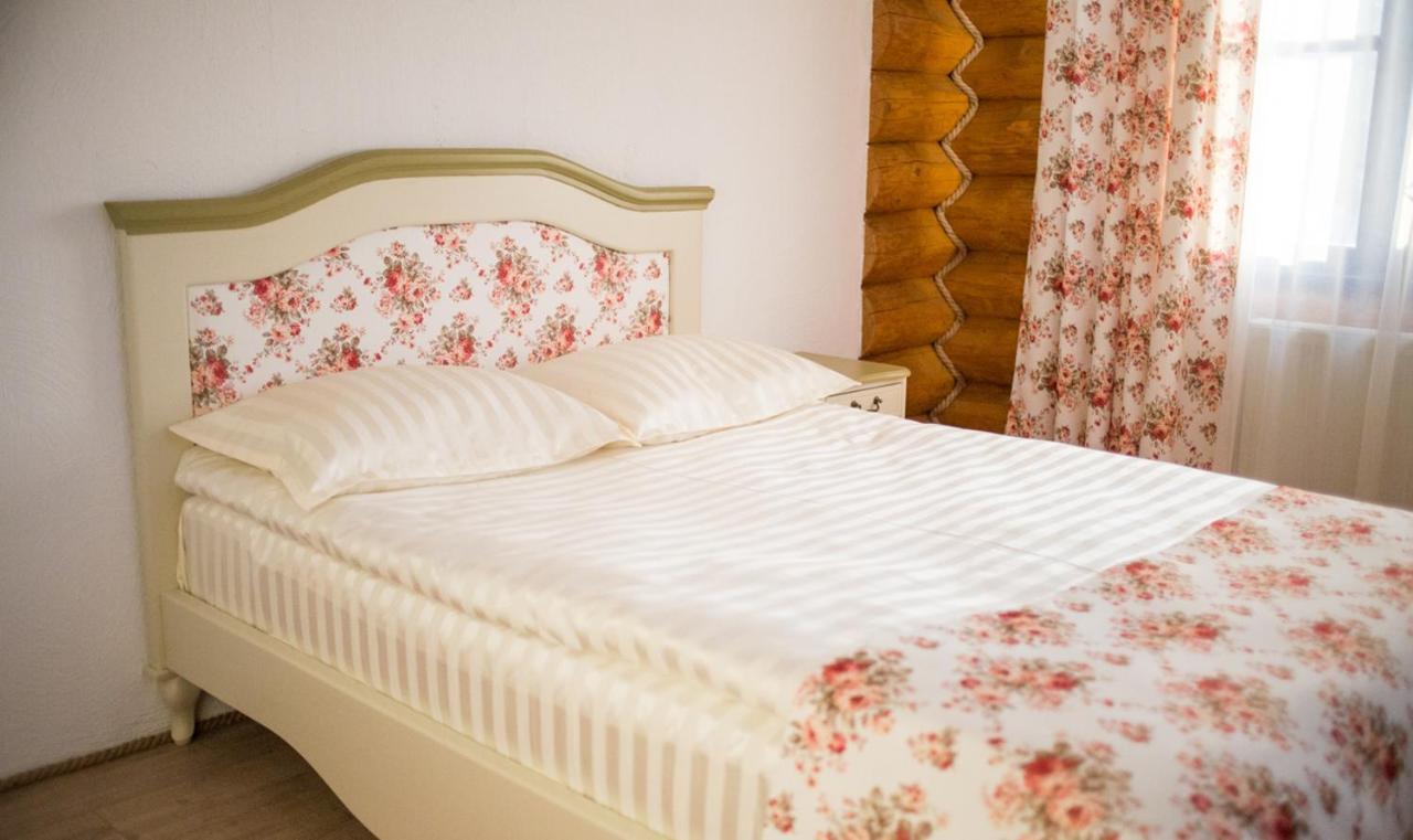Conacul Maria Theresa Orlat Exteriör bild